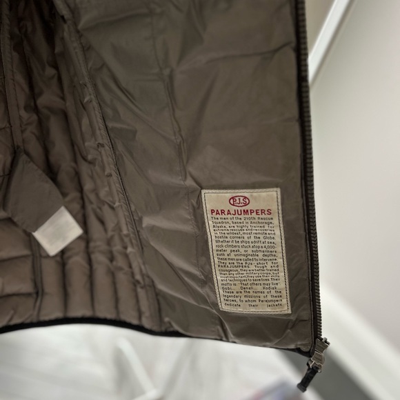 The men's black Parajumpers Ugo Jacket. - Picture 9 of 16